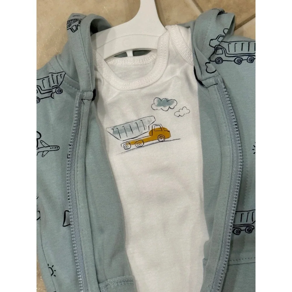 Newborn Carter's 3 pc set NWT‎